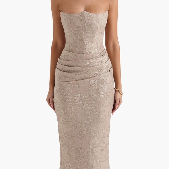 Dresses & Skirts - Elegant Beige Lace Evening Gown